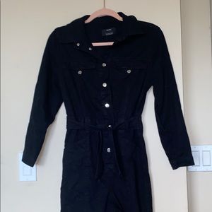 Cute jumpsuit. Stretchy.